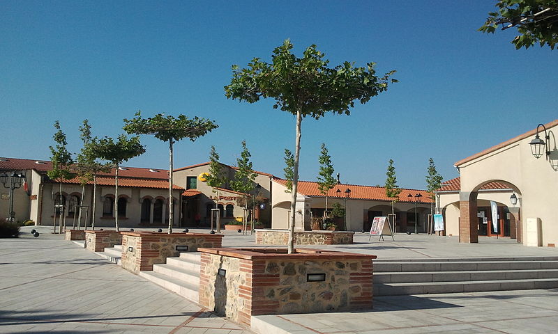 Saint Jean Pla de Corts Saint-Jean-Pla-de-Corts_-_Square_Guy_Malé