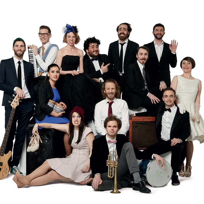 Les Franglaises perform at Palais des Congrès