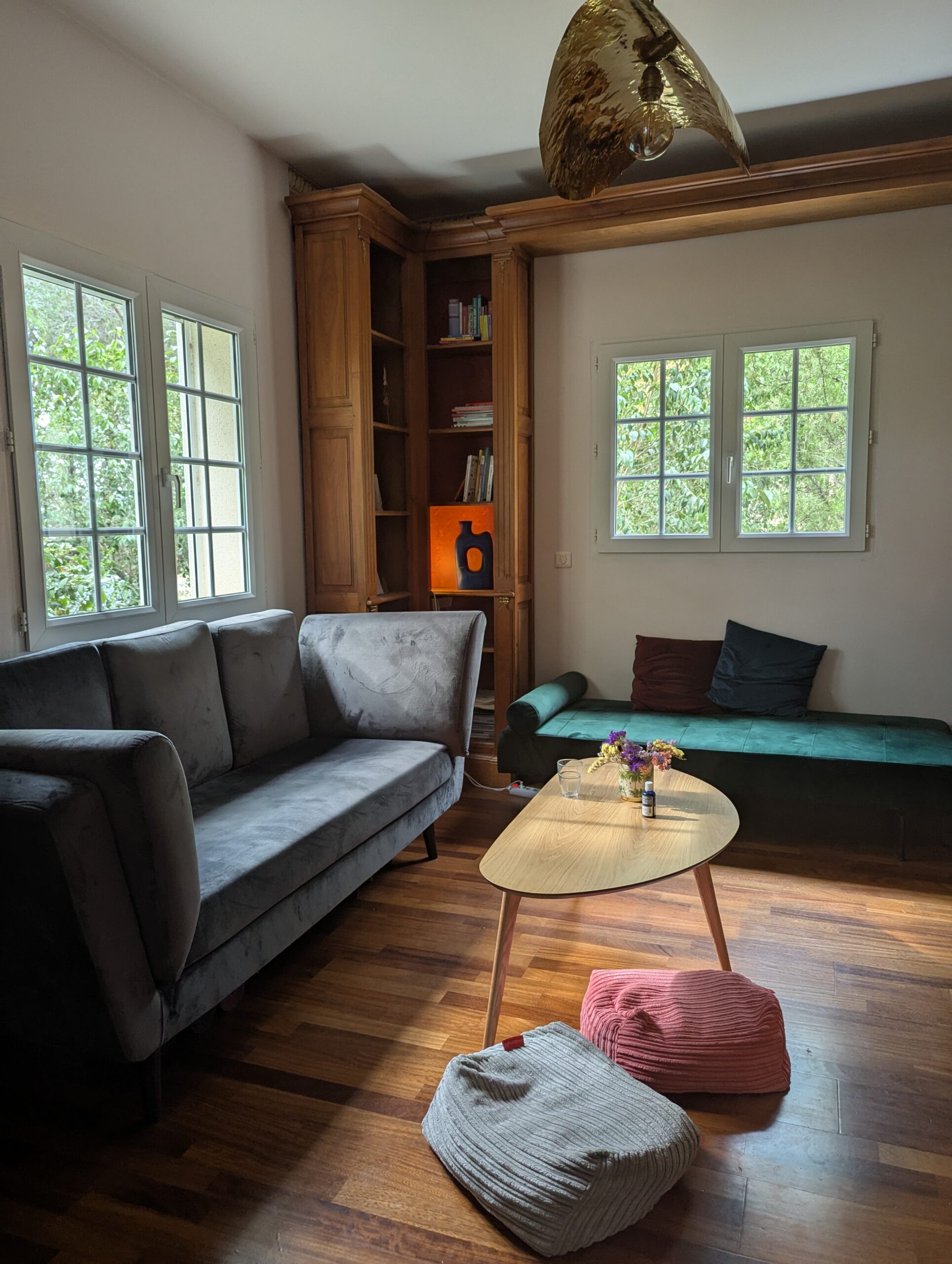 I’m a yoga snob. I have expectations. So, you can imagine how delighted I was to find a yoga studio in the Perpignan area that satisfied them all!