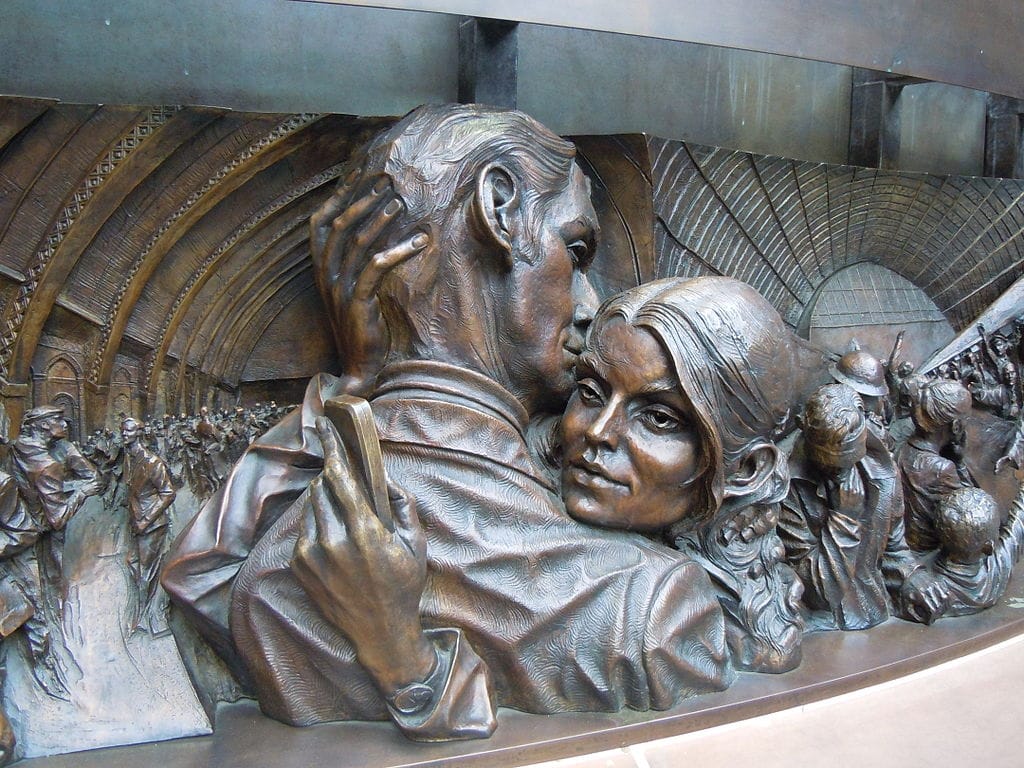 Sculpture The Meeting Place by Paul Day in Saint-Pancras station in London.