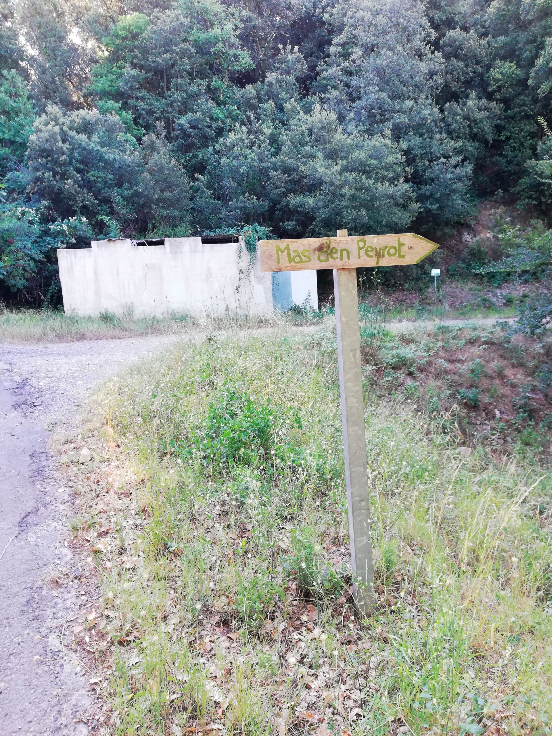 right turn towards Mas d'en Peyrot (1)