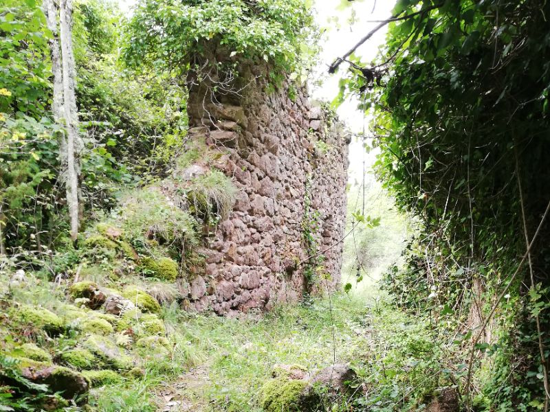 Ruins at start of path to 3 towers
