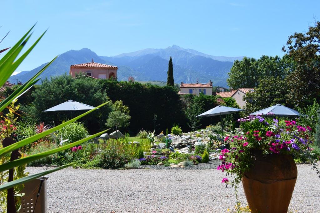 Charmed By Cosy Conflent