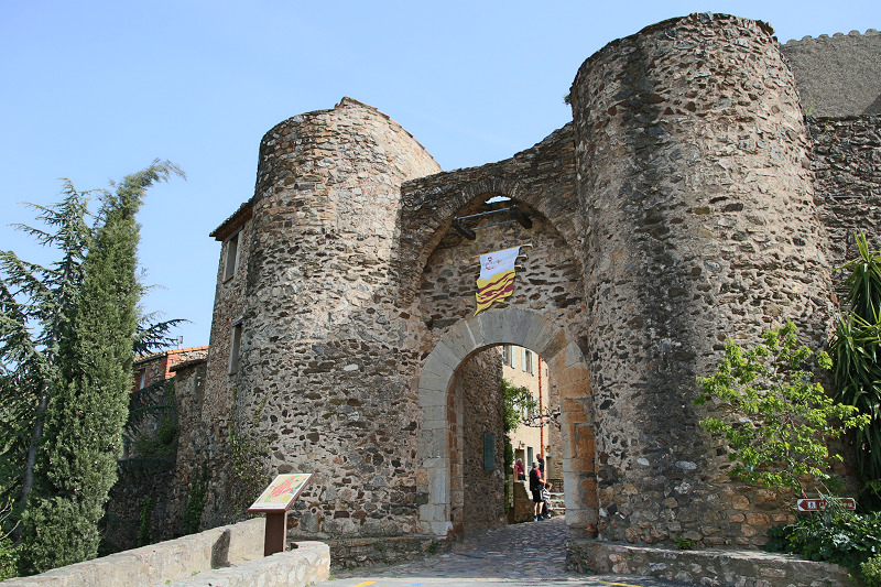 Castelnou castle