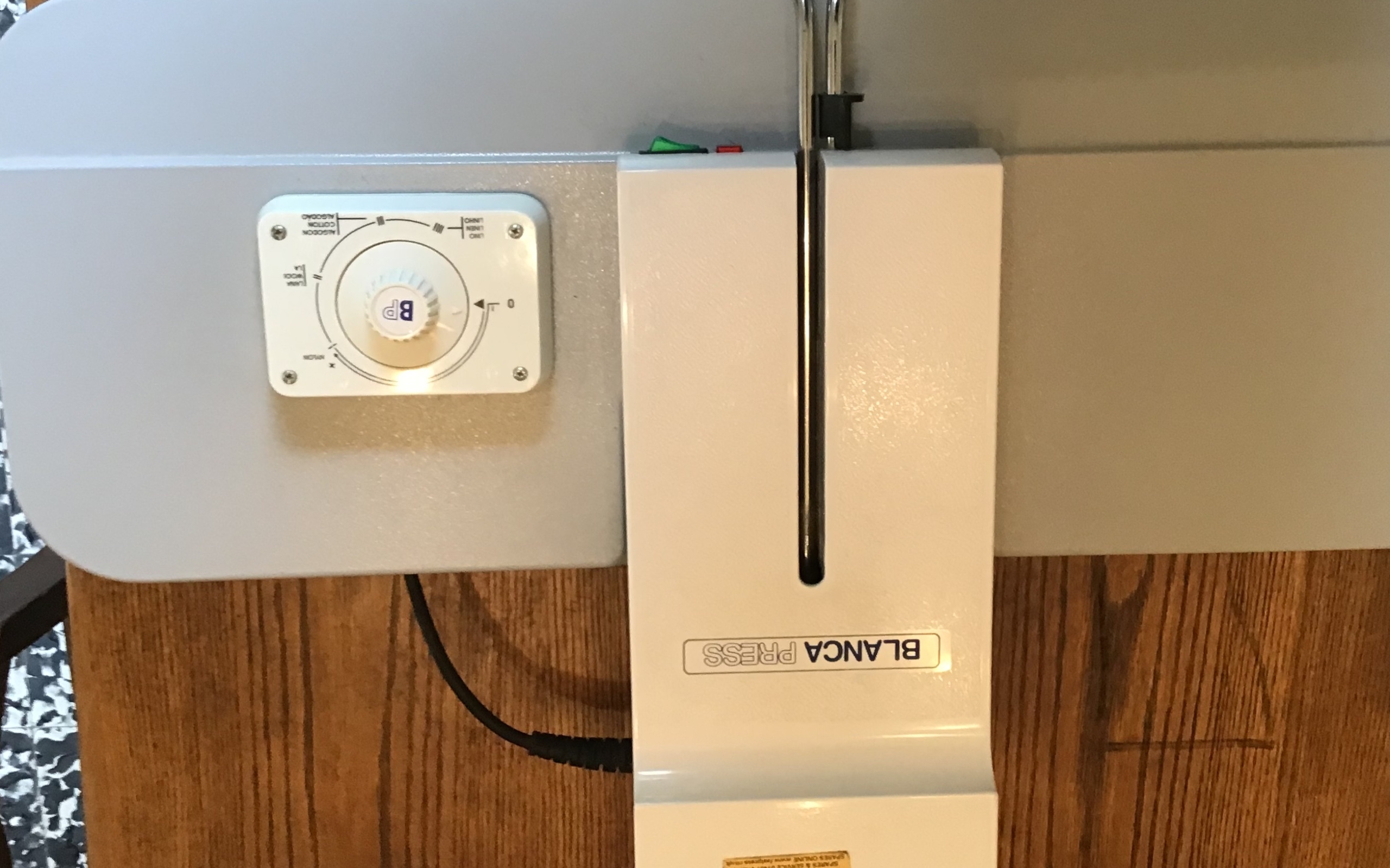 Blanca press ironing and folding machine