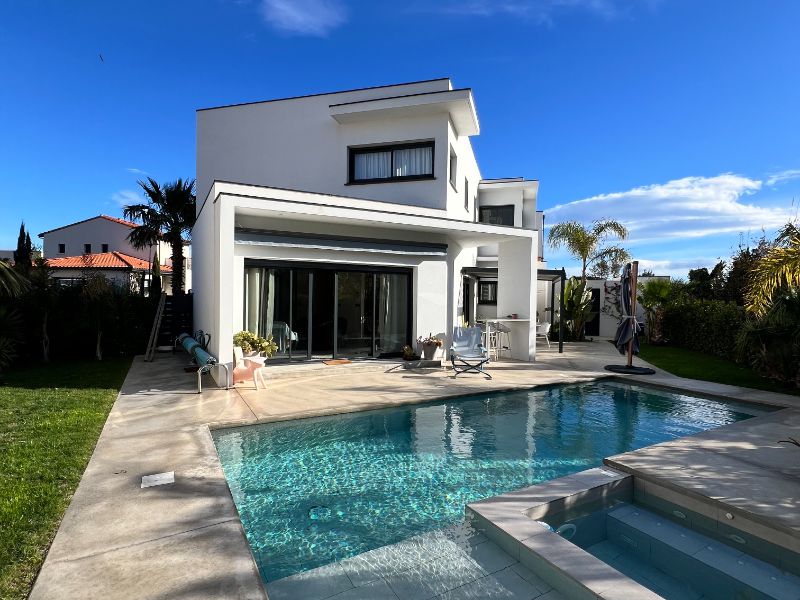 Port Vendres Construction