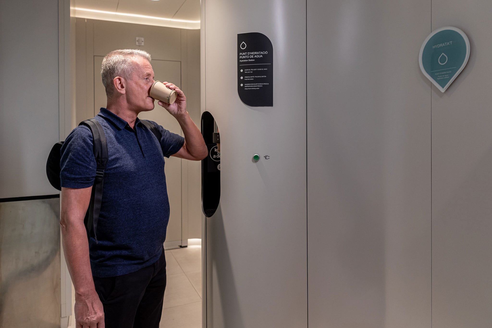 Kamleon CEO, Jordi Ferré explains the bottom line of these new urinals, which is to raise awareness and remind users of the importance of drinking regularly to improve well-being, health, and prevent possible diseases linked to lack of hydration.