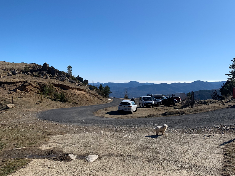 Parking at beginning of walk to Tour de Batère
