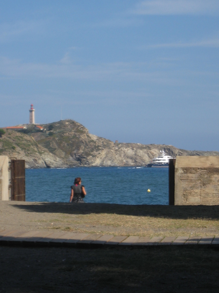 Paulilles entrance to beach across to Cap Bear