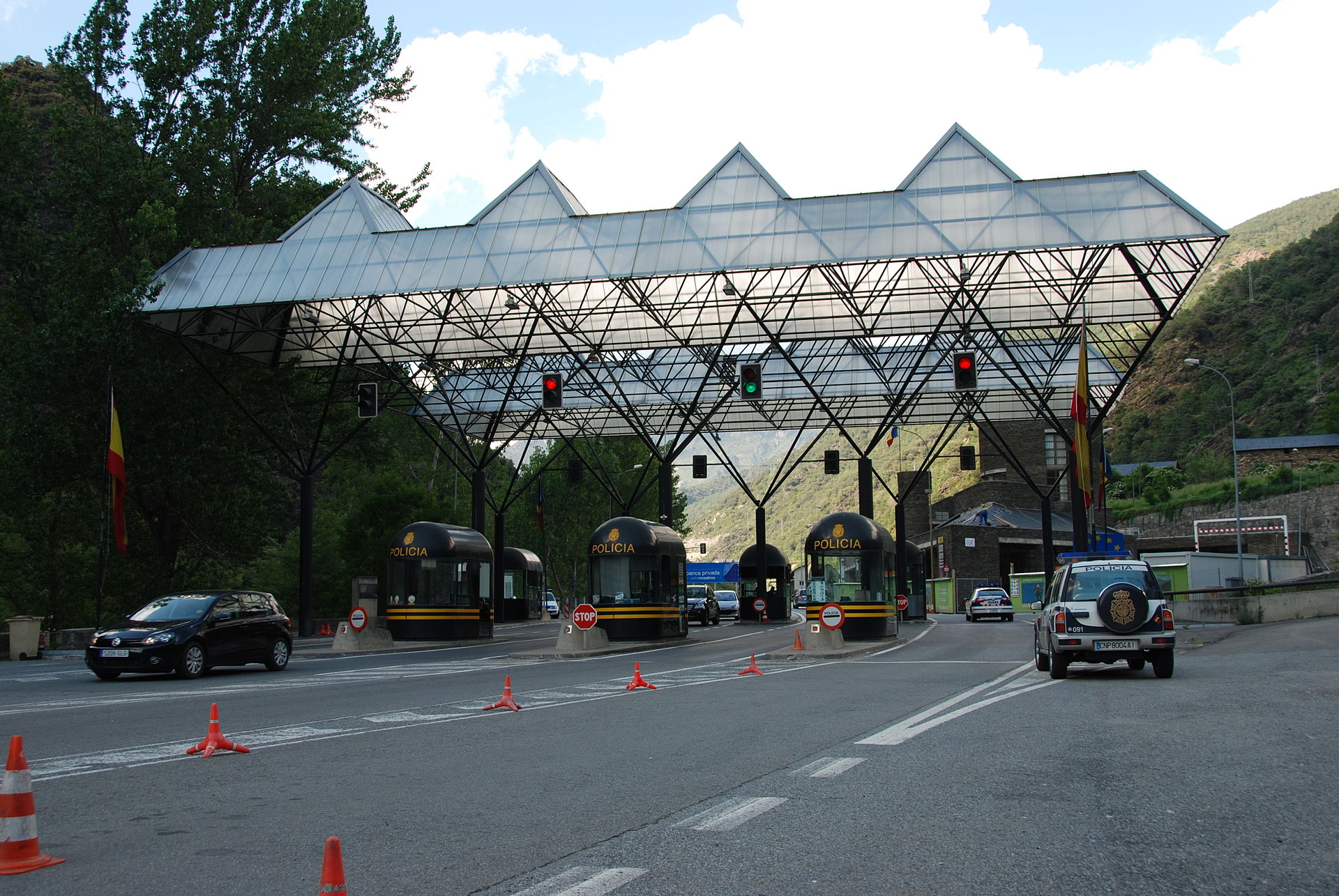 The Spanish side of the border between Spain and Andorra. (Photo: WIKIPEDIA)