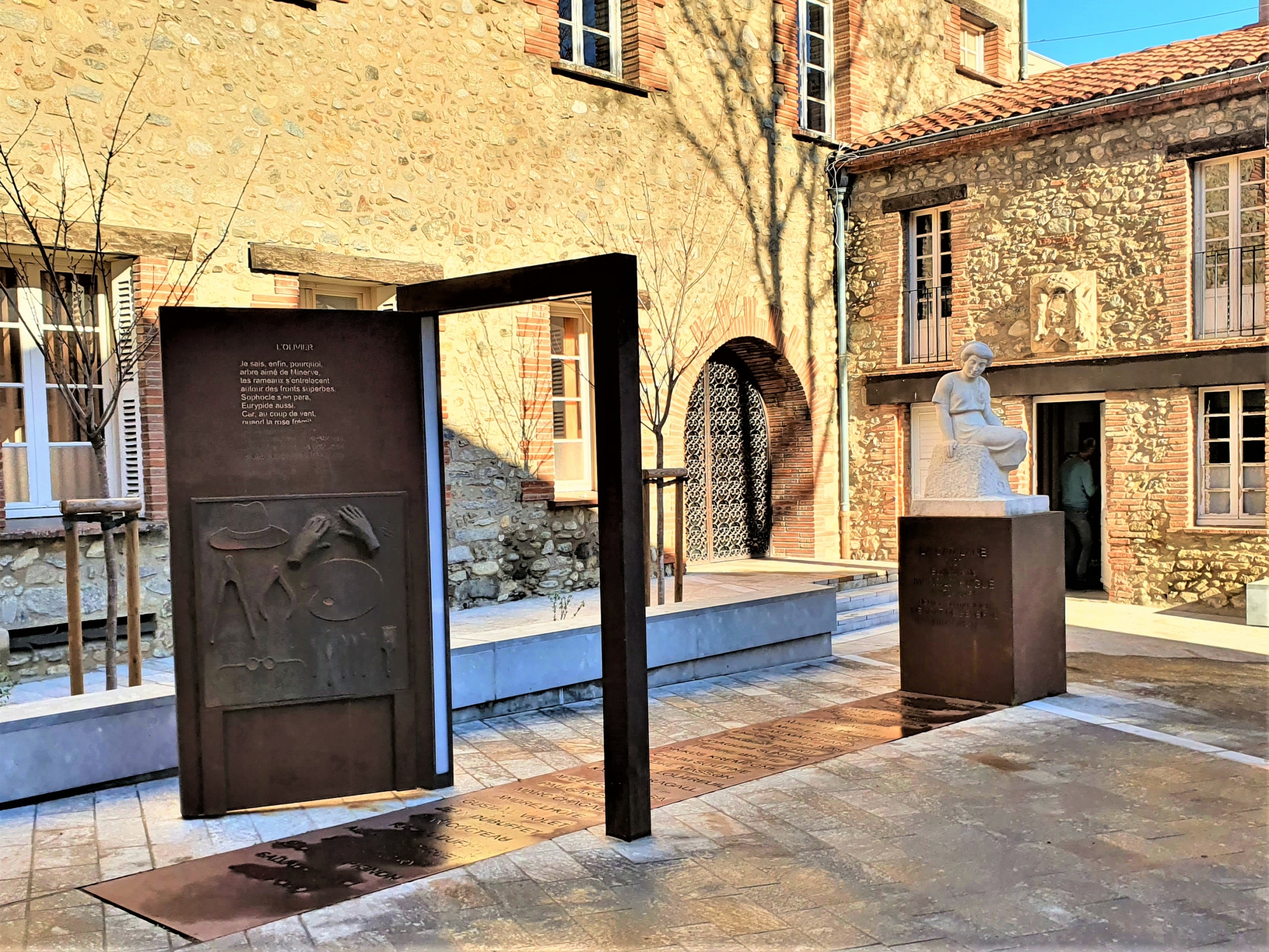 pavement memorial ceret